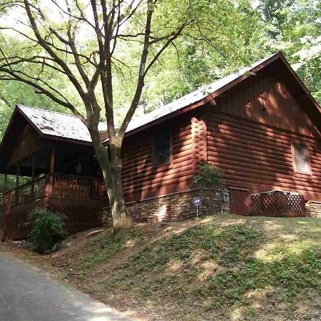 Log Cabin! 1Mile From The Action! Private Lane! Hot Tub! Pool Table! Villa Pigeon Forge Bagian luar foto