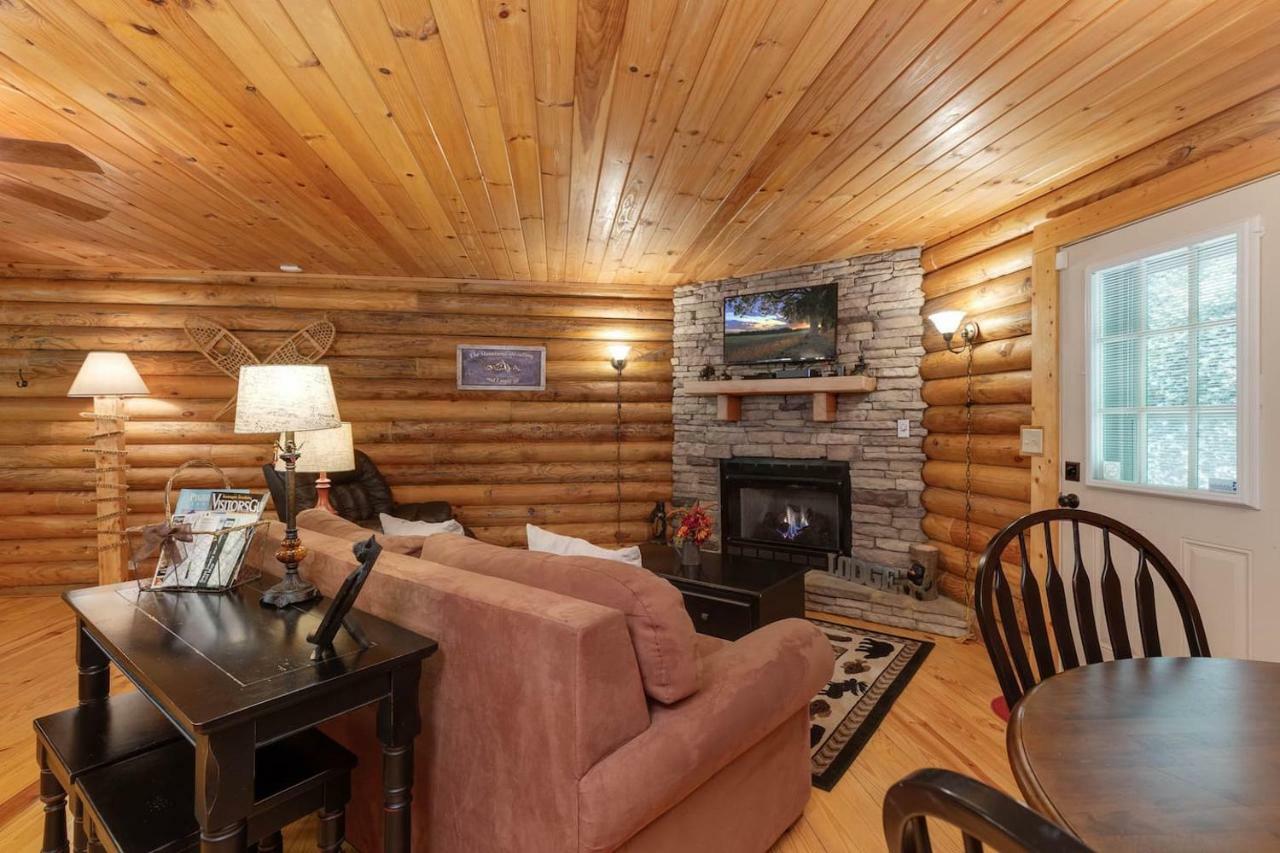 Log Cabin! 1Mile From The Action! Private Lane! Hot Tub! Pool Table! Villa Pigeon Forge Bagian luar foto